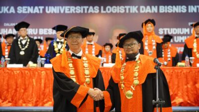 ULBI Kukuhkan Agus Purnomo sebagai Guru Besar Bidang Manajemen Rantai Pasok