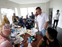 Warga Bandung Antusias Dapat Pemeriksaan Kesehatan Gratis