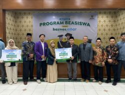 Jabar Cerdas, BAZNAS Salurkan Beasiswa untuk 102 Mahasiswa Berprestasi