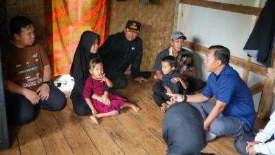 Tinjau Keluarga Risiko Stunting, Menteri Wihaji Pastikan Bantuan Tepat Sasaran
