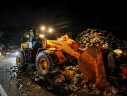 Pemkot Bandung Bersihkan 100 Ton Sampah TPS Gunung Batu Timur
